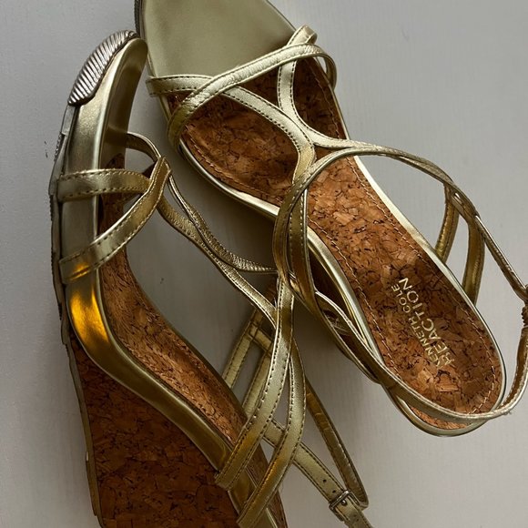Kenneth Cole Shoes - NWOT Kenneth Cole Gold Wedge Heels 8M